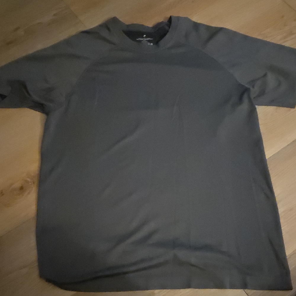 Fabletics Gray Short Sleeve Tee